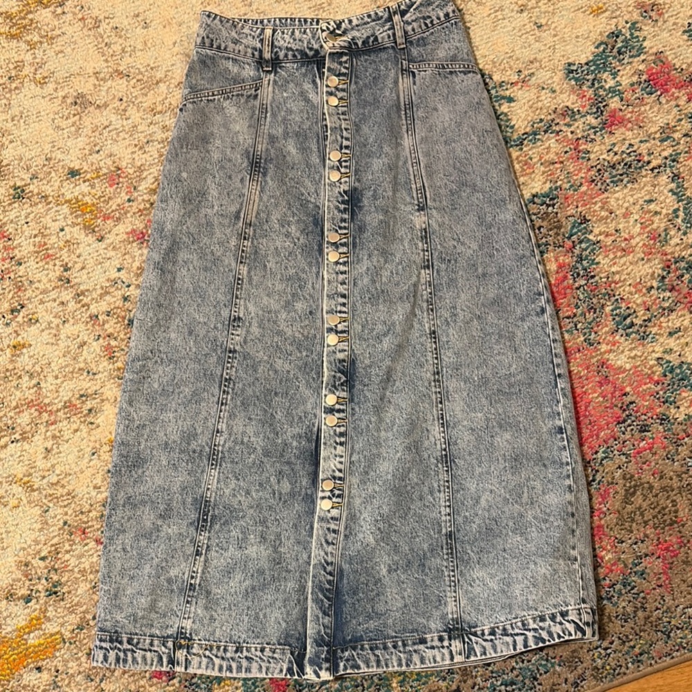 Denim Button-Front Midi Skirt - Light Blue